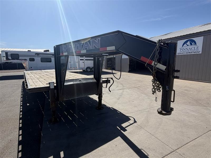 2016 Titan Trailer 30’ Tandem Dual Flatbed Trailers