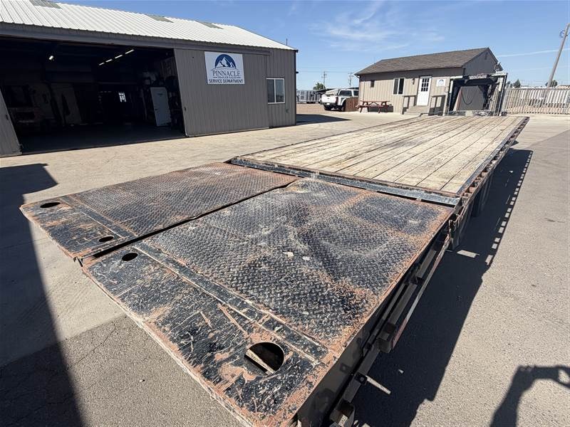 2016 Titan Trailer 30’ Tandem Dual Flatbed Trailers
