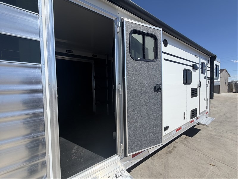 2027 Lakota Legacy 14' Stock w/Mid Tack and 9' Shortwall Living Quarters