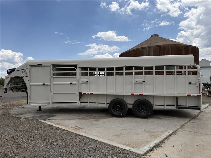 2026 Big Bend Trailers 24' Stock with Deluxe 4' Tack Stock Trailers