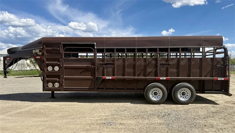 2026 Big Bend Trailers 22' w/ 2' Saddle Box and Stacked Dog Boxes Stock Trailers