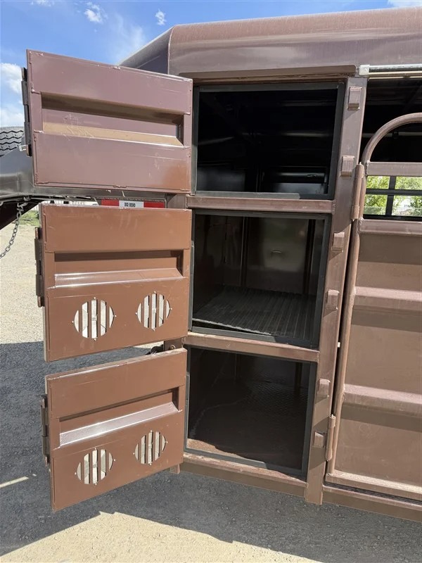 2026 Big Bend Trailers 22' w/ 2' Saddle Box and Stacked Dog Boxes Stock Trailers