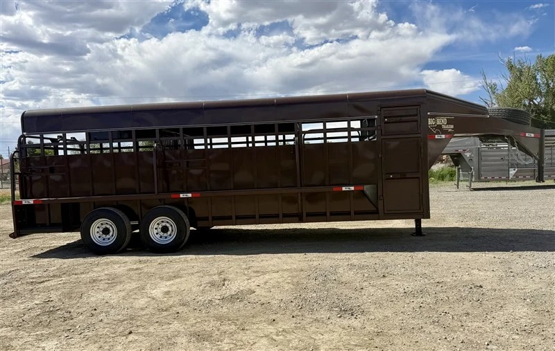 2026 Big Bend Trailers 22' w/ 2' Saddle Box and Stacked Dog Boxes Stock Trailers