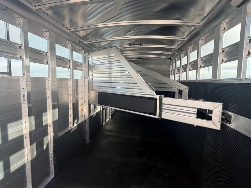 2027 Elite Trailers 4 Horse Slant Stock Combo Horse Trailers