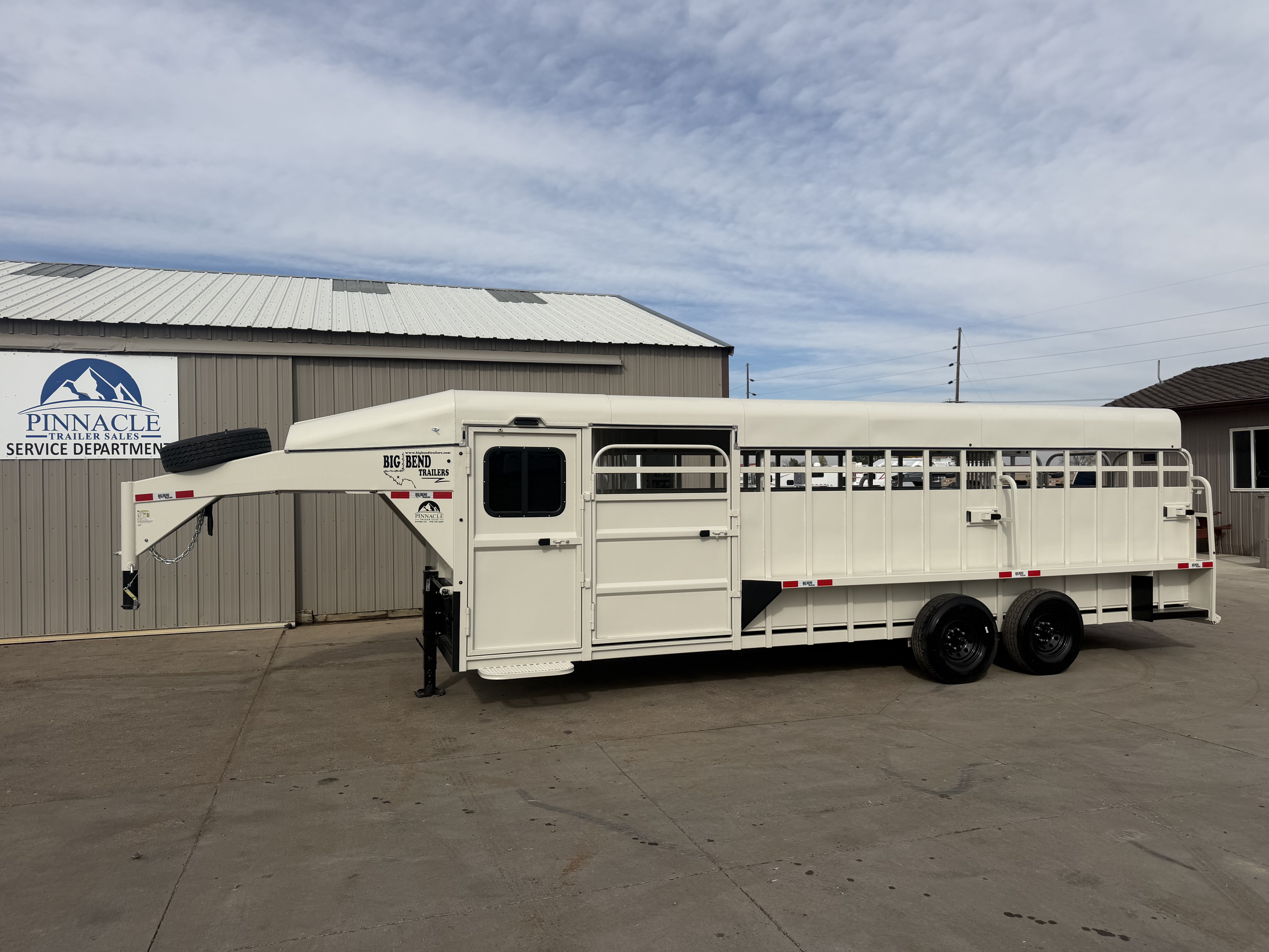 2027 Big Bend 2027 Big Bend 24' Trainer Tack Stock Trailers