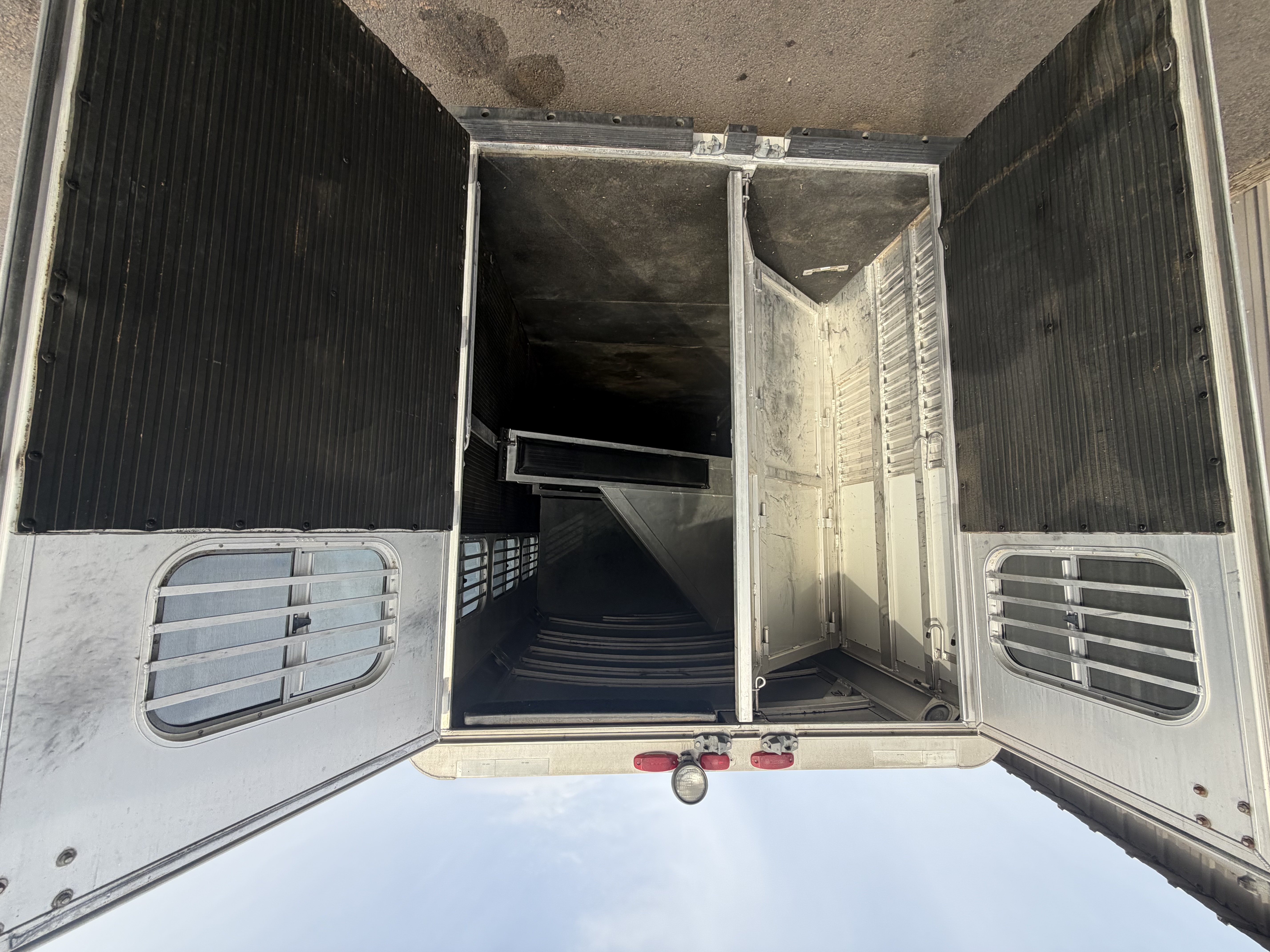 2000 C&C 2000 3 horse 7'6 tall warmblood Horse Trailers