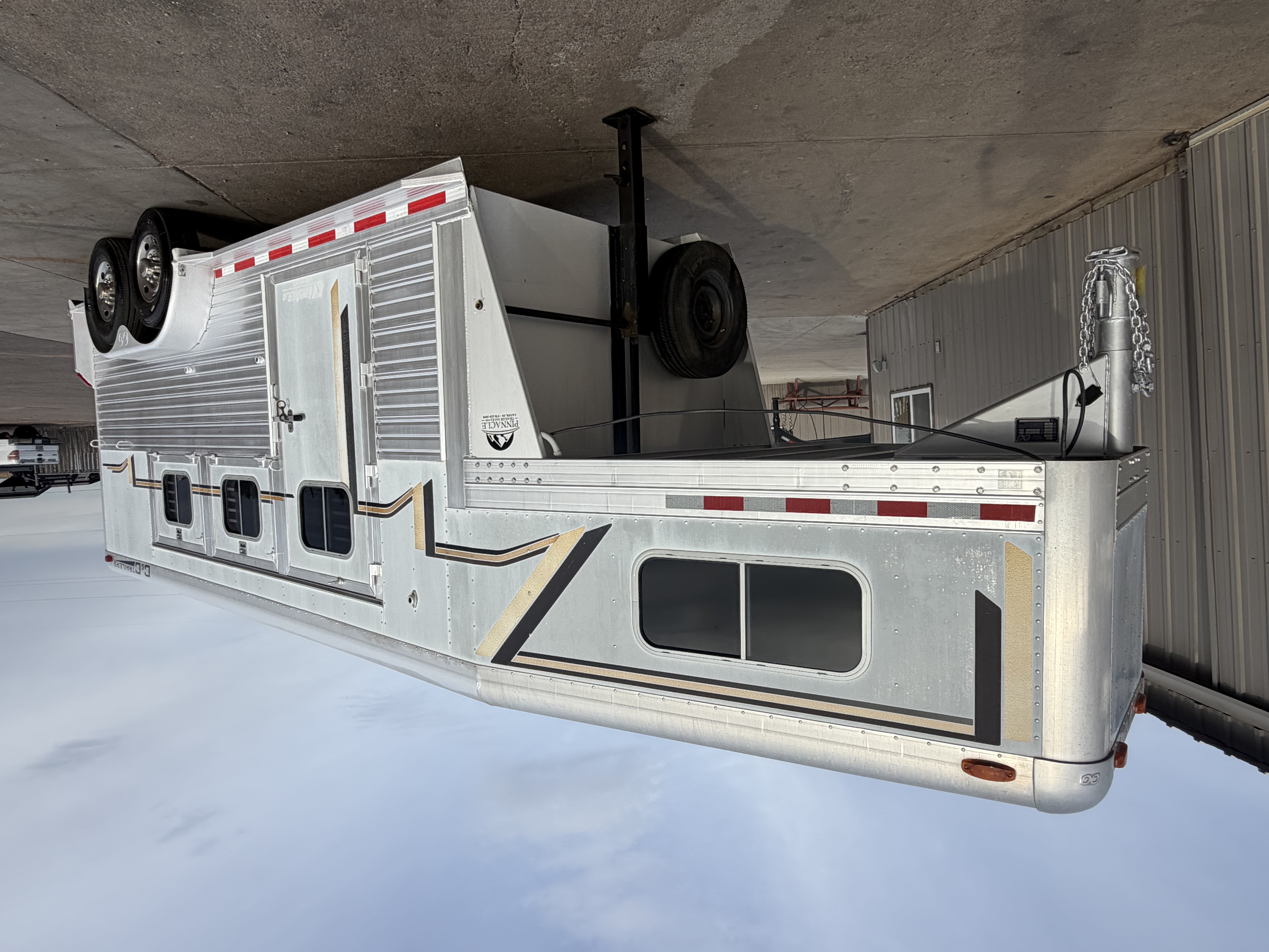 2000 C&C 2000 3 horse 7'6 tall warmblood Horse Trailers