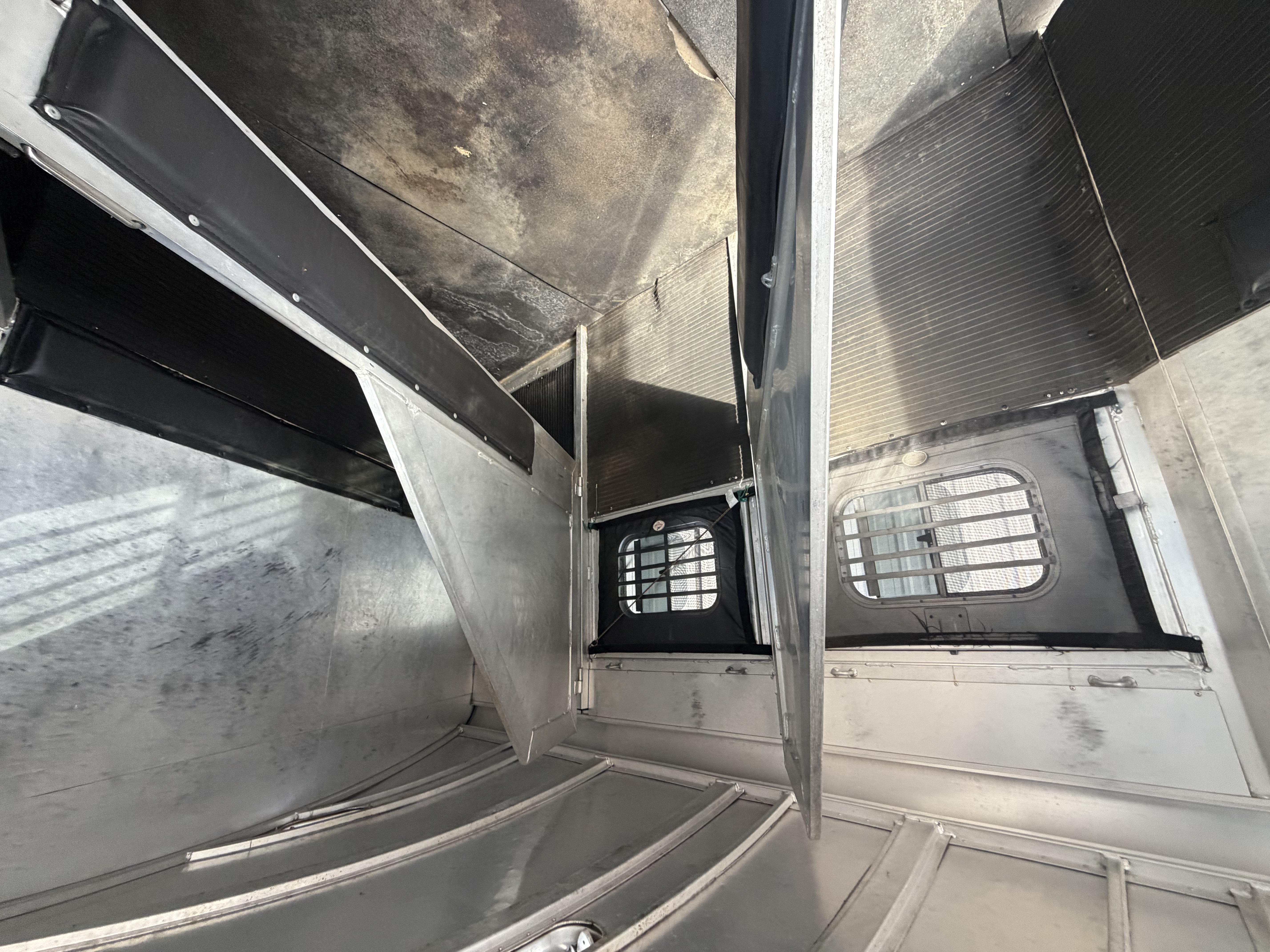 2000 C&C 2000 3 horse 7'6 tall warmblood Horse Trailers